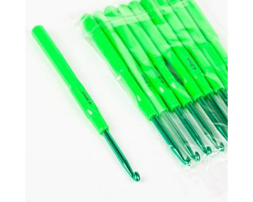 4,5 крючок для вязания с пластиковой ручкой MC